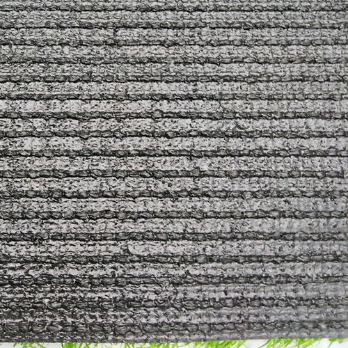 學校的塑膠草坪是這么制造出來的